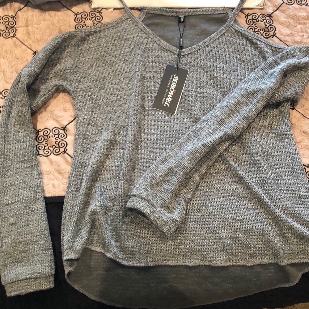 Gray thin cold shoulder sweater